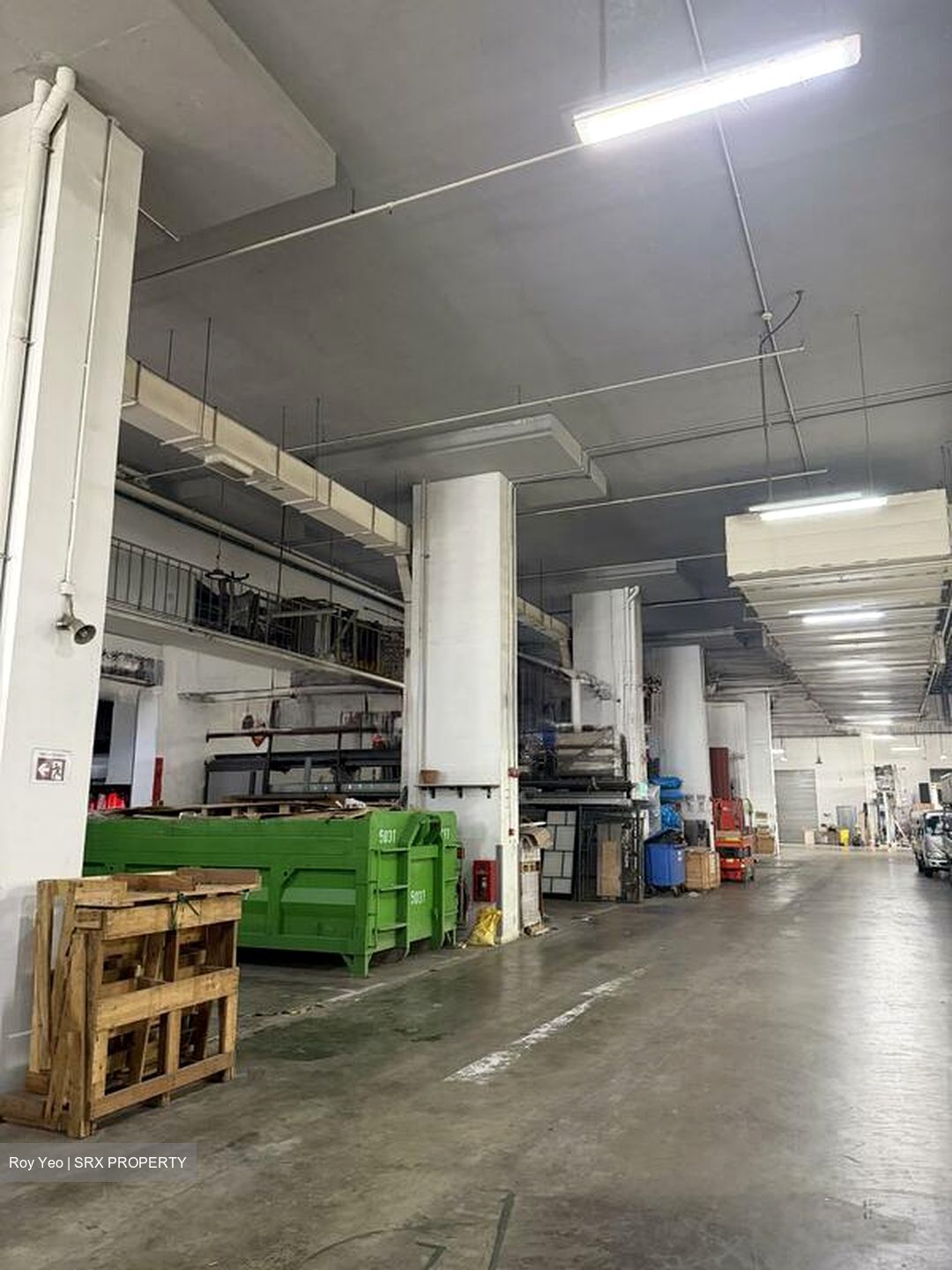 E9 Premium (D27), Factory #568673681